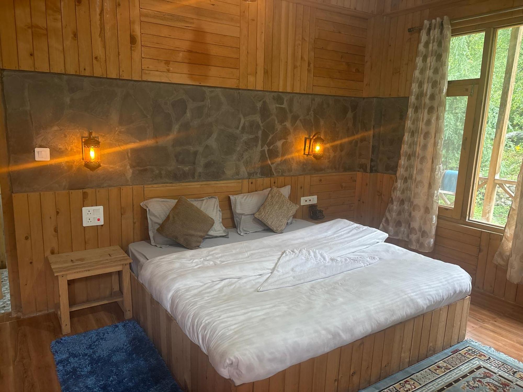 The Cozy Cabin, Jibhi Banjar Bagian luar foto