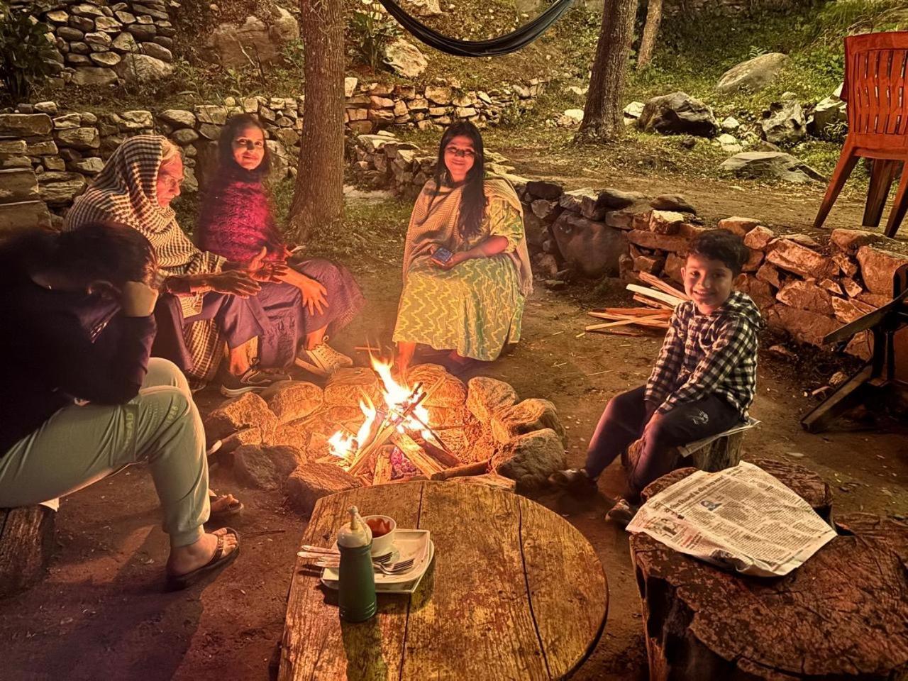 The Cozy Cabin, Jibhi Banjar Bagian luar foto